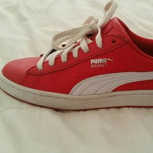 Women's Puma Red sneakers sz 7.5